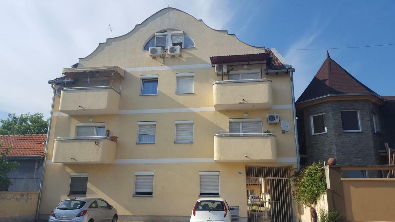 Apartman Gaga Apartamento Novi Sad Exterior foto